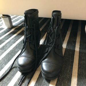 Sorel black wedge rain boots size 9.5